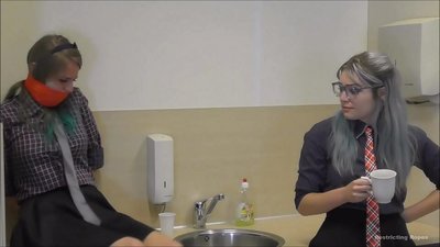 ញៀន / ចងនិង gagged / ស្ត្រីនៅក្នុងទុក្ខព្រួយ